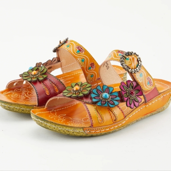 L'Artiste Floral Buckle Sandals - Multicolor - Picture 2 of 11